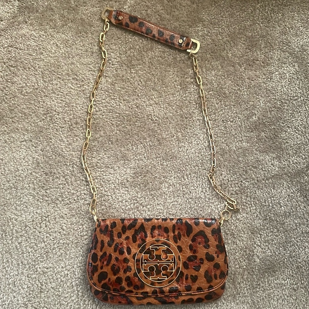 ✨ Tory Burch Patent Leather Leopard 🐆 👜 Crossbody bag EUC 💕